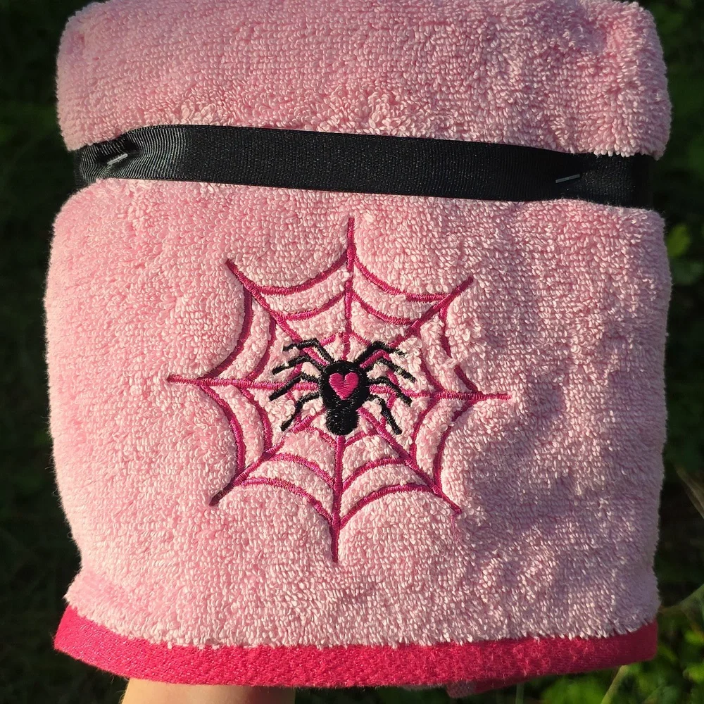 Betsey Johnson Pink Halloween Hand Towel Set Spider Web Heart Hot Pink NWT
